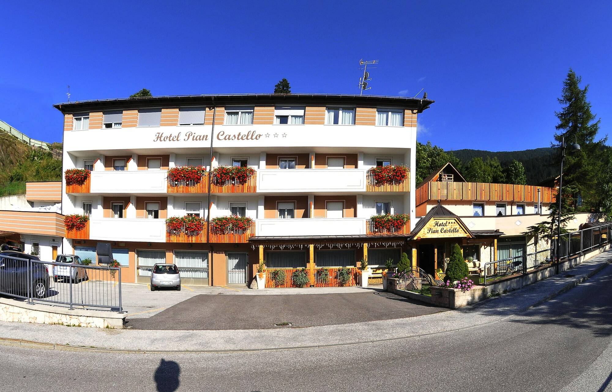 Hotel Piancastello Andalo Exteriör bild